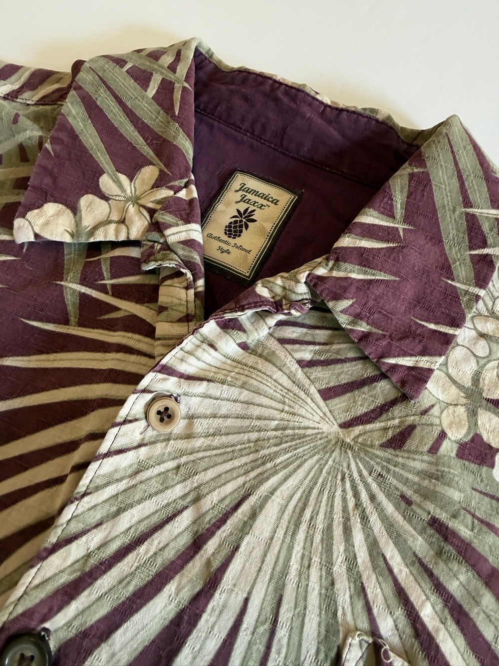 Jamaica Jaxx Men’s 100% Silk Hawaiian Shirt – XL – Burgundy Tropical Floral